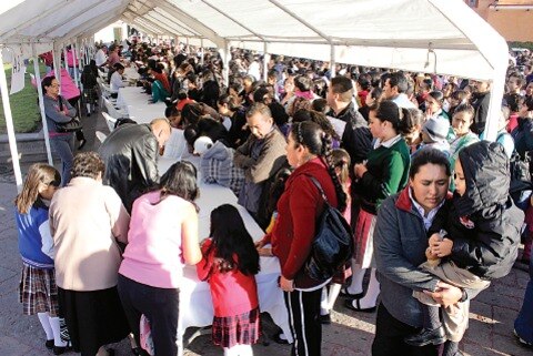 Darán 300 becas más para estudiantes pobres