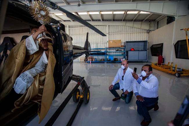 Virgen de los Dolores voló sobre Querétaro, cuando el virus paró el Viacrucis