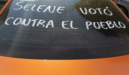 Protestan en la Sierra Gorda contra el reemplacamiento en Querétaro 