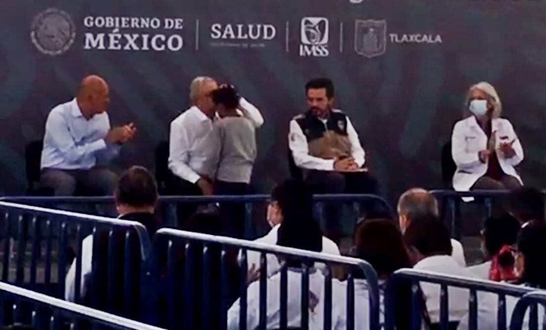 “Que saquen a mi papá de la cárcel”, pide niño a AMLO en Tlaxcala