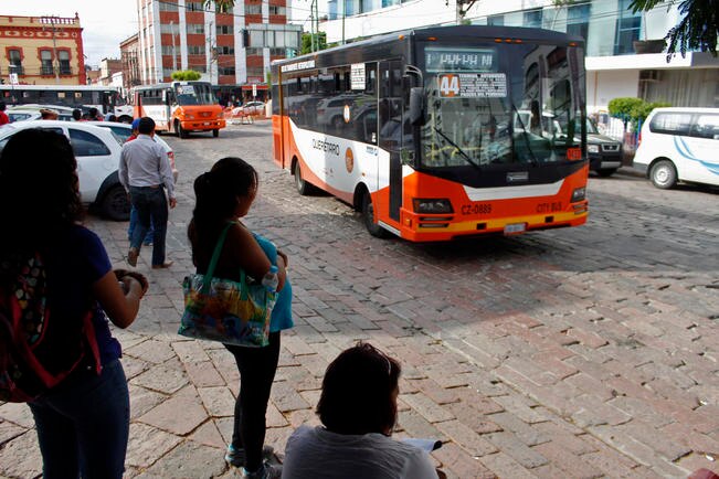 Inician trabajos para crear paradas de autobús de lujo