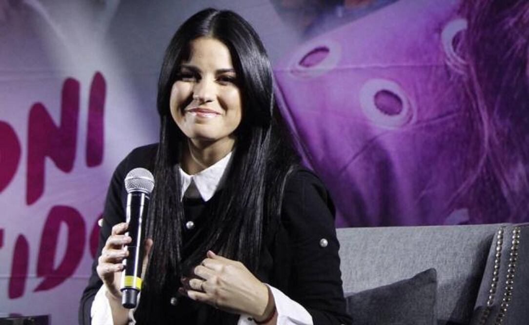 Maite Perroni causó revuelo por un anillo con el que fue vista FOTO: ARCHIVO