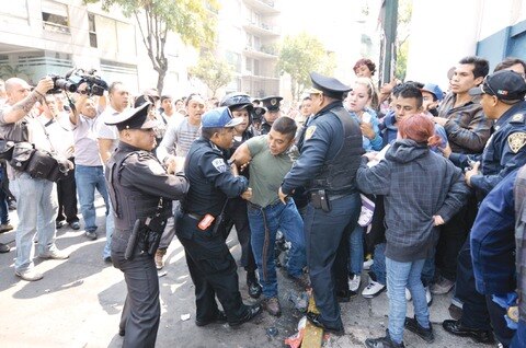 Estalla reventa en el Azul; 52 detenidos