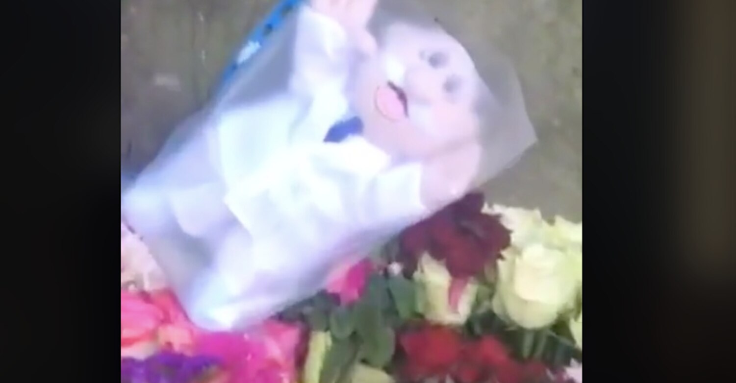 También para la reina Isabel II hubo un peluche del Dr. Simi