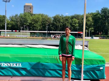 Se queda a un centímetro