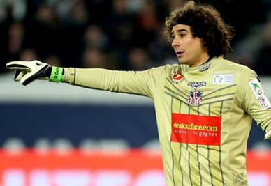 Memo Ochoa, centro de rumores