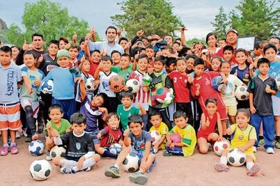 Academia de futbol, reconocida por labor