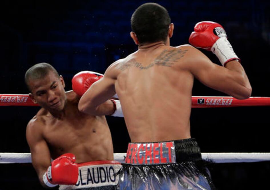 “Alacrán” noquea en cuatro