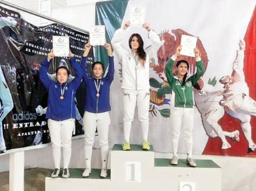 Paola Pliego se lleva tres oros en esgrima