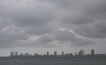 Tormenta "Dolores" toca tierra entre los límites de Colima y Michoacán