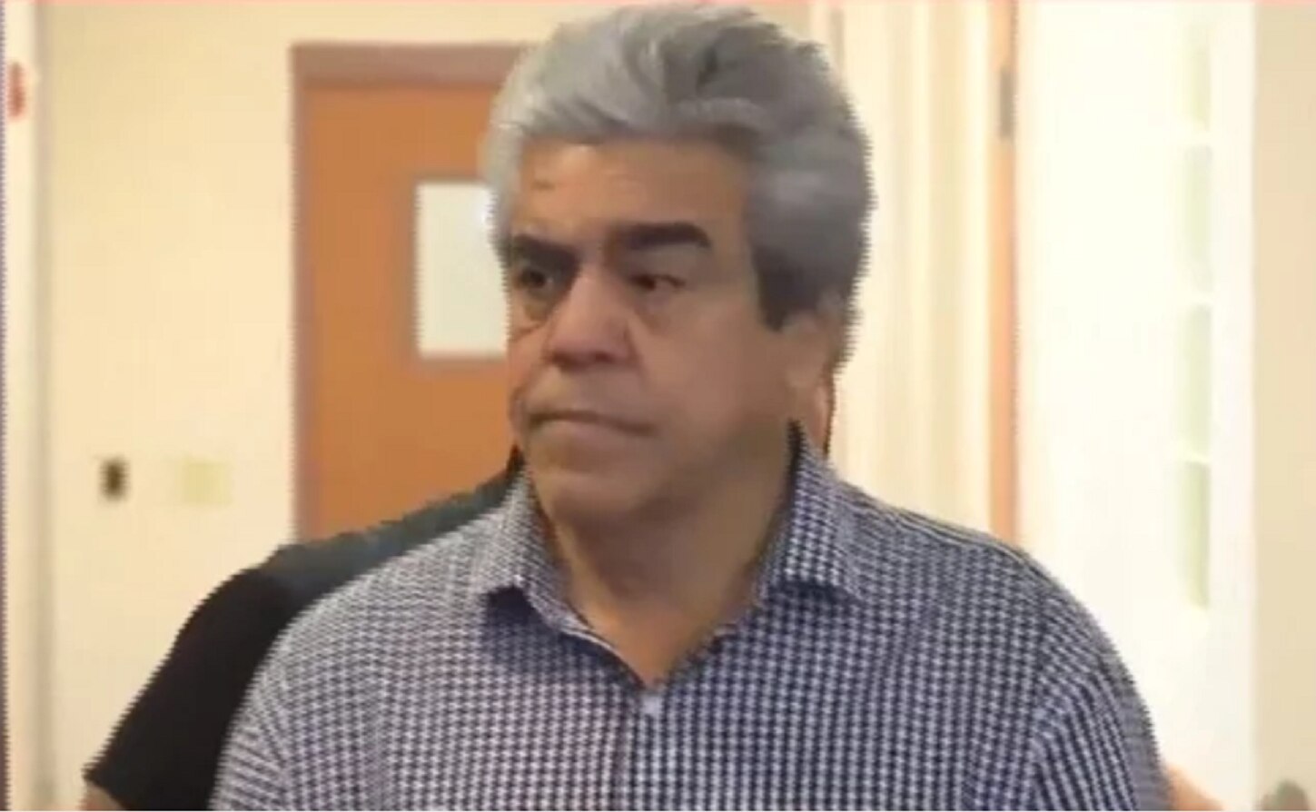 Jorge Reynoso es arrestado y acusado de indecencia con un menor en EU