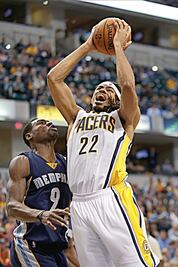 Acuchillan a jugador NBA