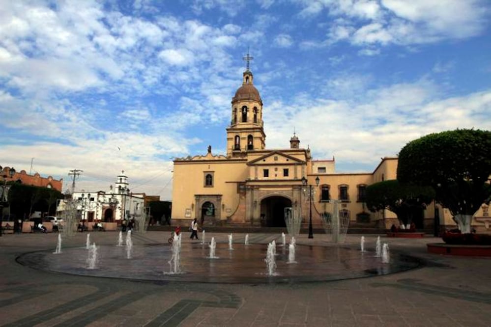 Después de 400 años, el Templo de La Cruz sigue operando como un convento y ha sido habilitado como un museo; el árbol con espinas en formas de cruz es uno de sus atractivos. (CÉSAR GÓMEZ)