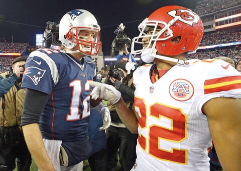 Patriots y Panthers, favoritos al Super Bowl