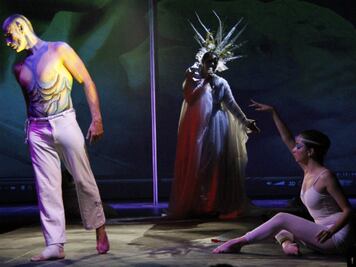 Las hadas vuelan por el escenario