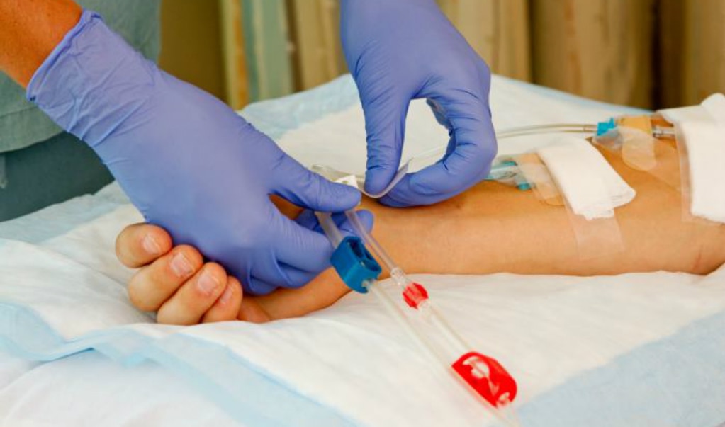 Salud local brinda 10 mil hemodiálisis anuales