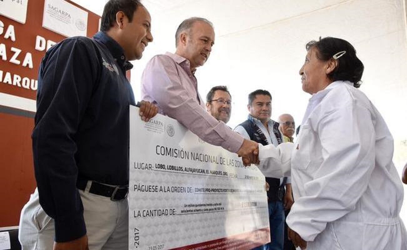 Entregan 1.5 mdp en apoyoa mujeres