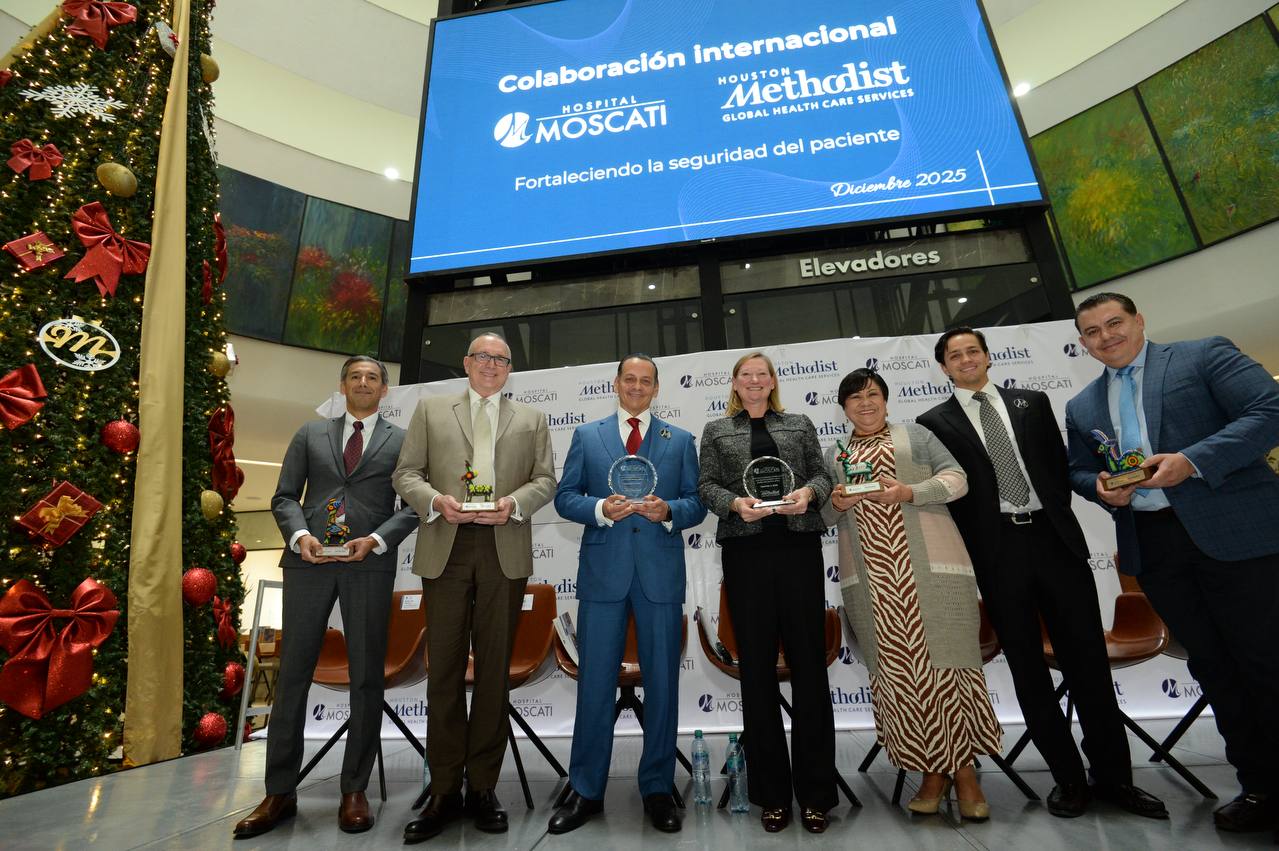 Representantes de los prestigiados hospitales celebran su gran alianza. Foto: Especial