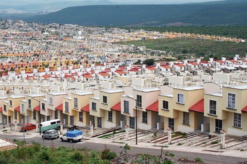 Da Infonavit más de 16 mil créditos