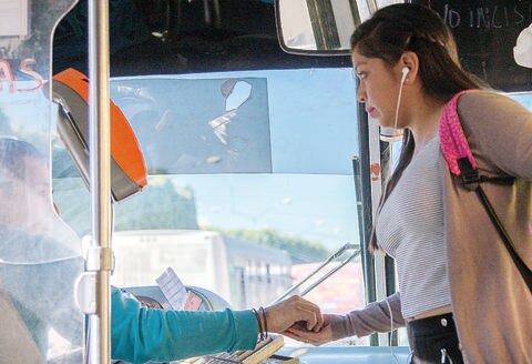 Buscan llevar alza al costo del transporte a la SCJN