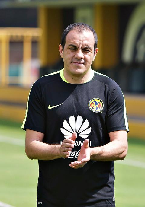 Ignora los ‘retos’ de la directiva de Chivas