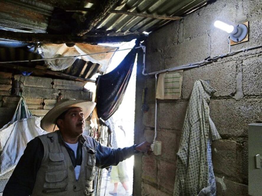   Proveen de luz a Pinal de Amoles