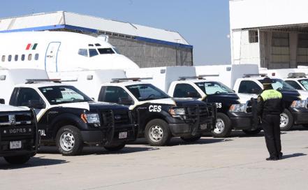 Trasladan a 50 reos de alta peligrosidad del Edomex a penales federales
