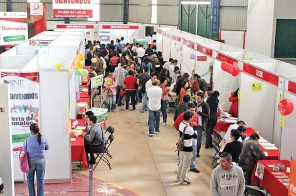Ofertan 500 vacantes en segunda feria de empleo