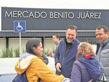 Kuri entrega calles reconstruidas en San Juan del Río