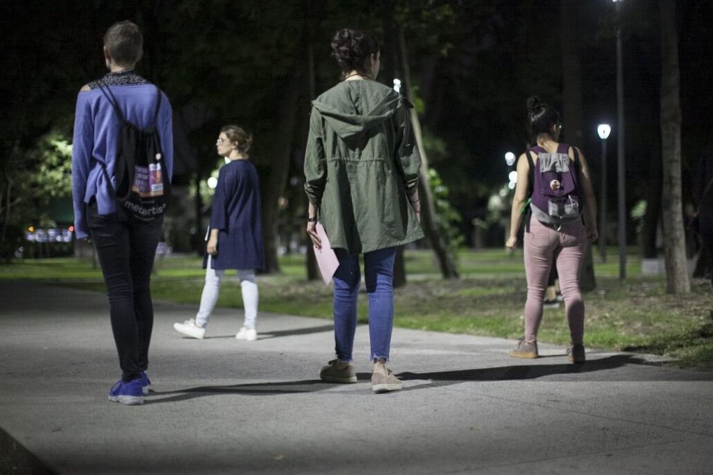 Lánzate al taller “Nocturna: caminatas de noche para mujeres” en la UAQ