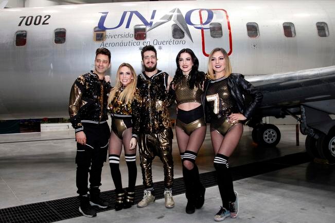Fiesta en la UNAQ con OV7 y runners