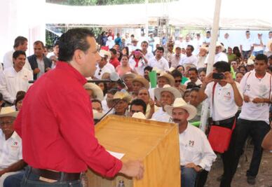 Avanza reestructuración interna del PRI