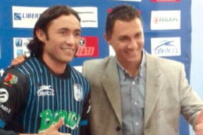 Presenta Adolfo Ríos a ‘Gallo brasileño’