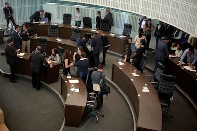 Denuncian nómina inflada en el Congreso