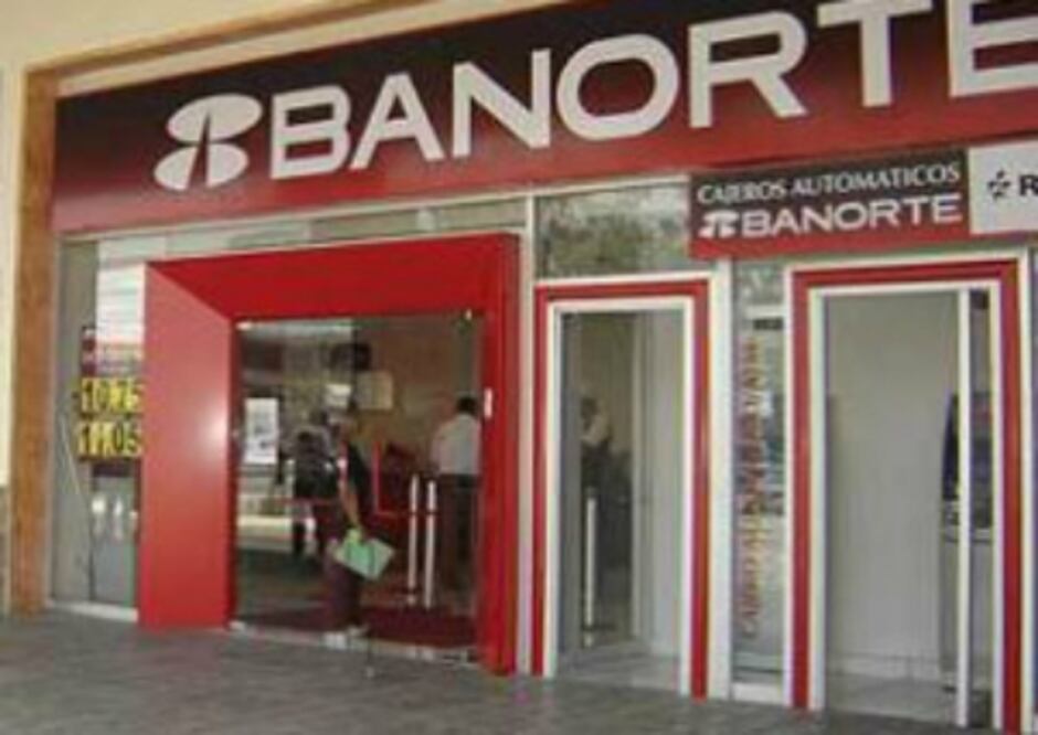 Asaltan a mujer en Plaza Boulevares