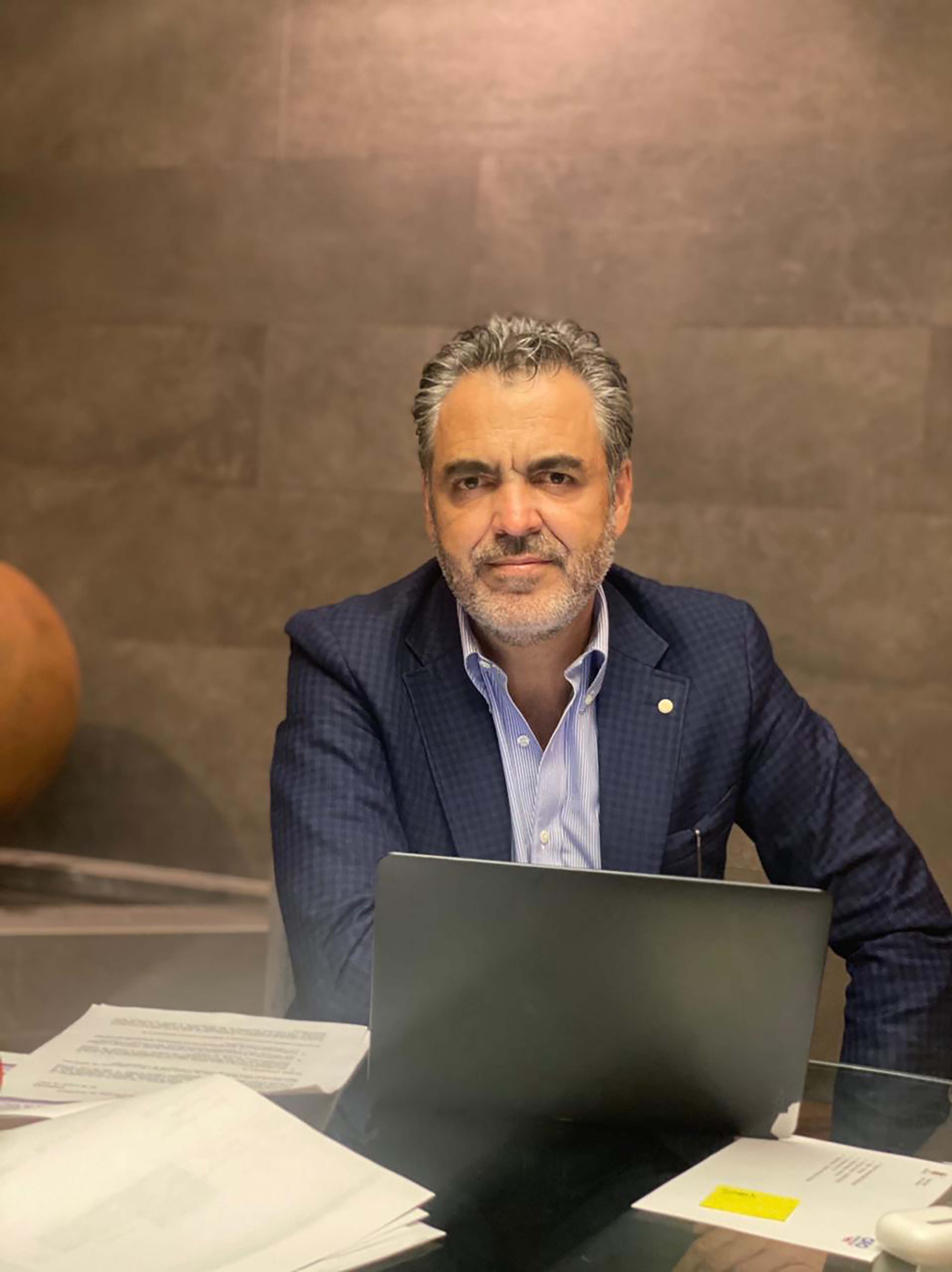 Va Ramírez Retolazaa la Oficialía Mayor