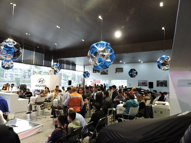 Desde que llegó a nuestro país, Hyundai ha ido ganando terreno en el gusto de los mexicanos. Esta vez, sorprendió a los asistentes con un modelo versátil y amigable con el medio ambiente. (FOTOS: CORTESÍA)