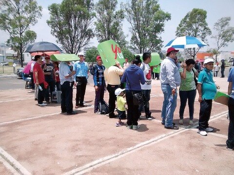 Calor y larga espera para un boleto