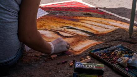 El magnífico y efímero arte de pintar en el suelo