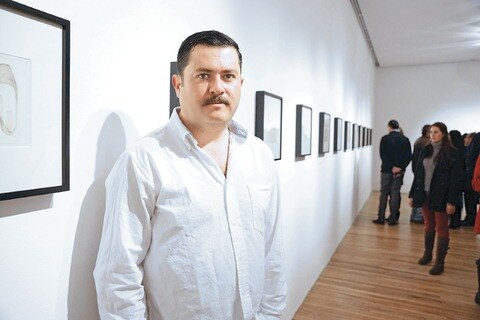 Se divierte con el dibujo