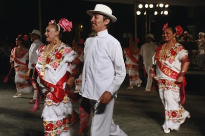 Asiste gobernador a concierto en Plaza de Armas