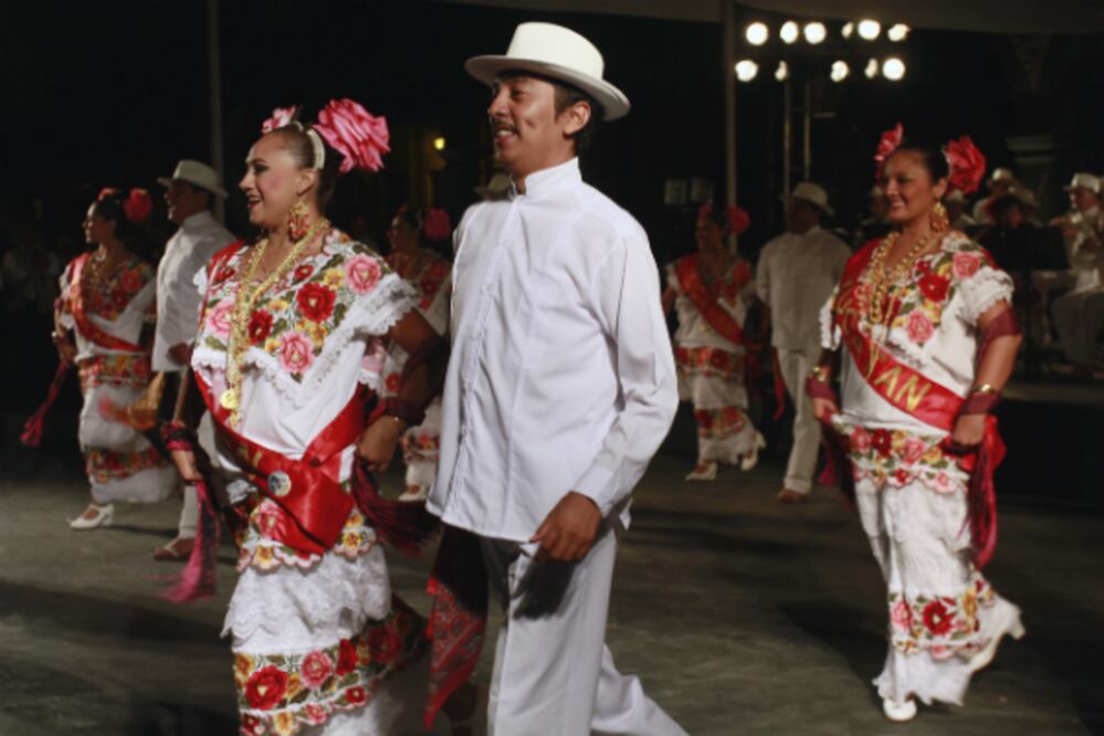 Asiste gobernador a concierto en Plaza de Armas