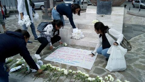 Recuerdan acontecimientos del 2 de octubre