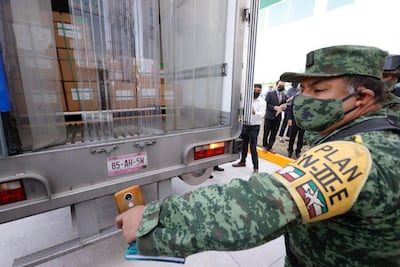 Querétaro envasa 940 mil dosis de la vacuna china CanSino 