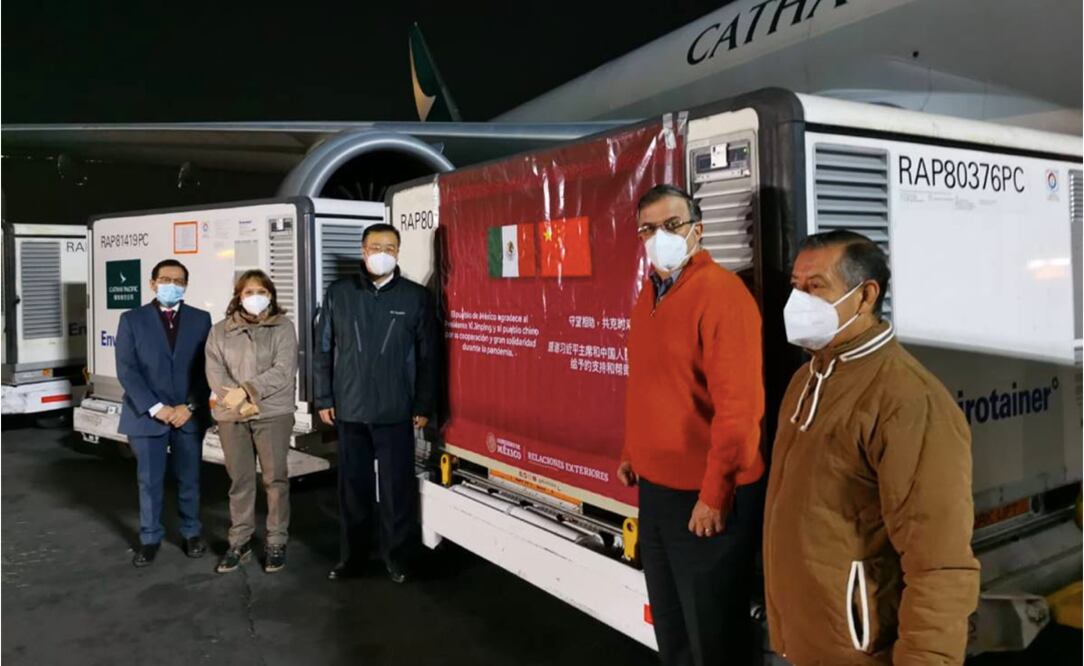 Llegan a México 800 mil vacunas chinas Sinovac