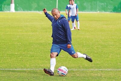  Gallos suma 540 minutos sin triunfos como local