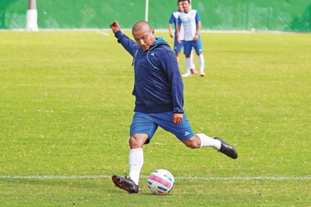  Gallos suma 540 minutos sin triunfos como local