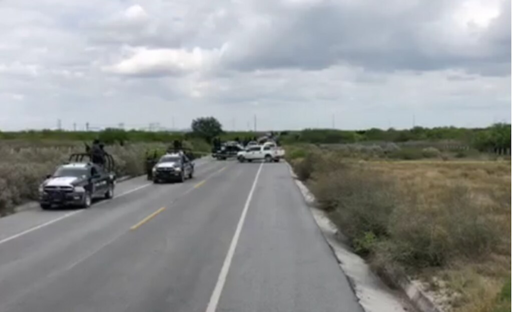 El Ejército Mexicano desplegó un operativo por tierra y aire para la detención de migrantes que huyeron del lugar (ESPECIAL)