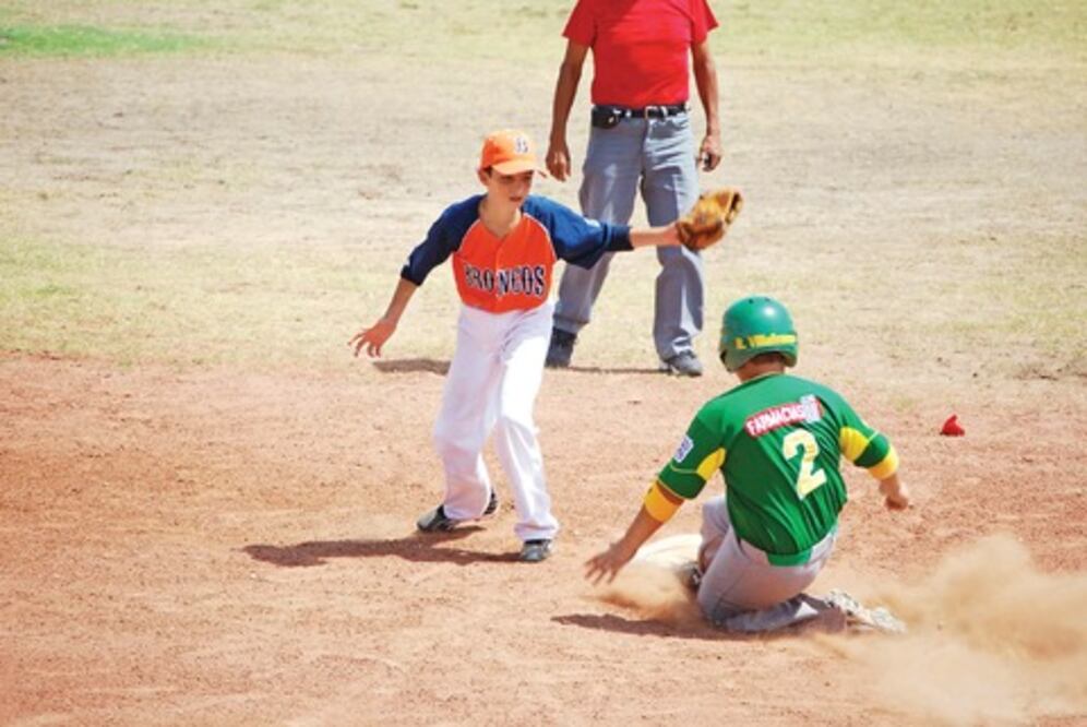 Remodelan campo de beisbol en Jurica