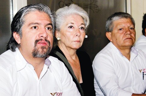 Morena califica a diputados de sumisos